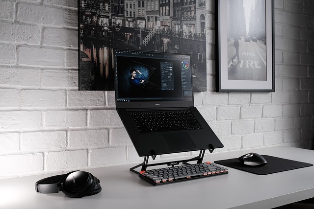 1755660288139223.jpg laptop-6332543_640.jpg